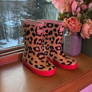 Hunter Peach and Black Animal / Leopard / Cheetah Print Boots Pink and Purple